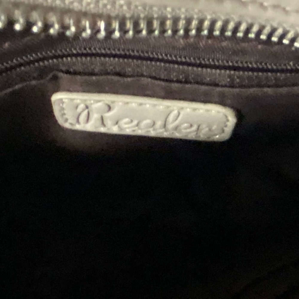 Elegant Light Gray Crossbody Bag - Picture 3 of 8